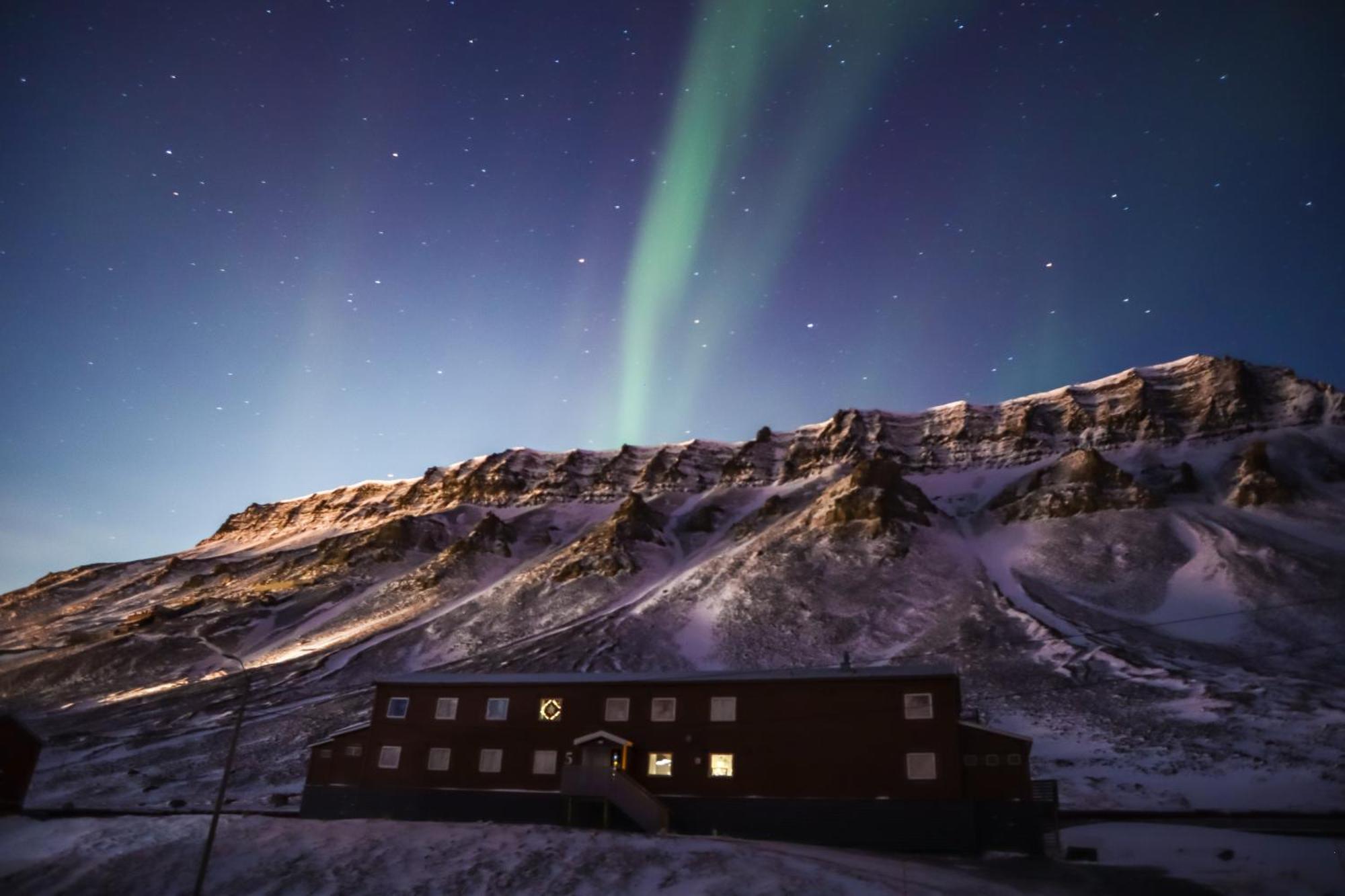Coal Miners' Cabins Vandrarhem Longyearbyen Exteriör bild